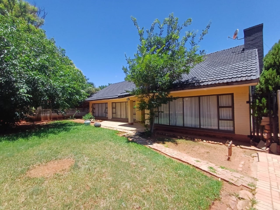 4 Bedroom Property for Sale in Adamayview North West